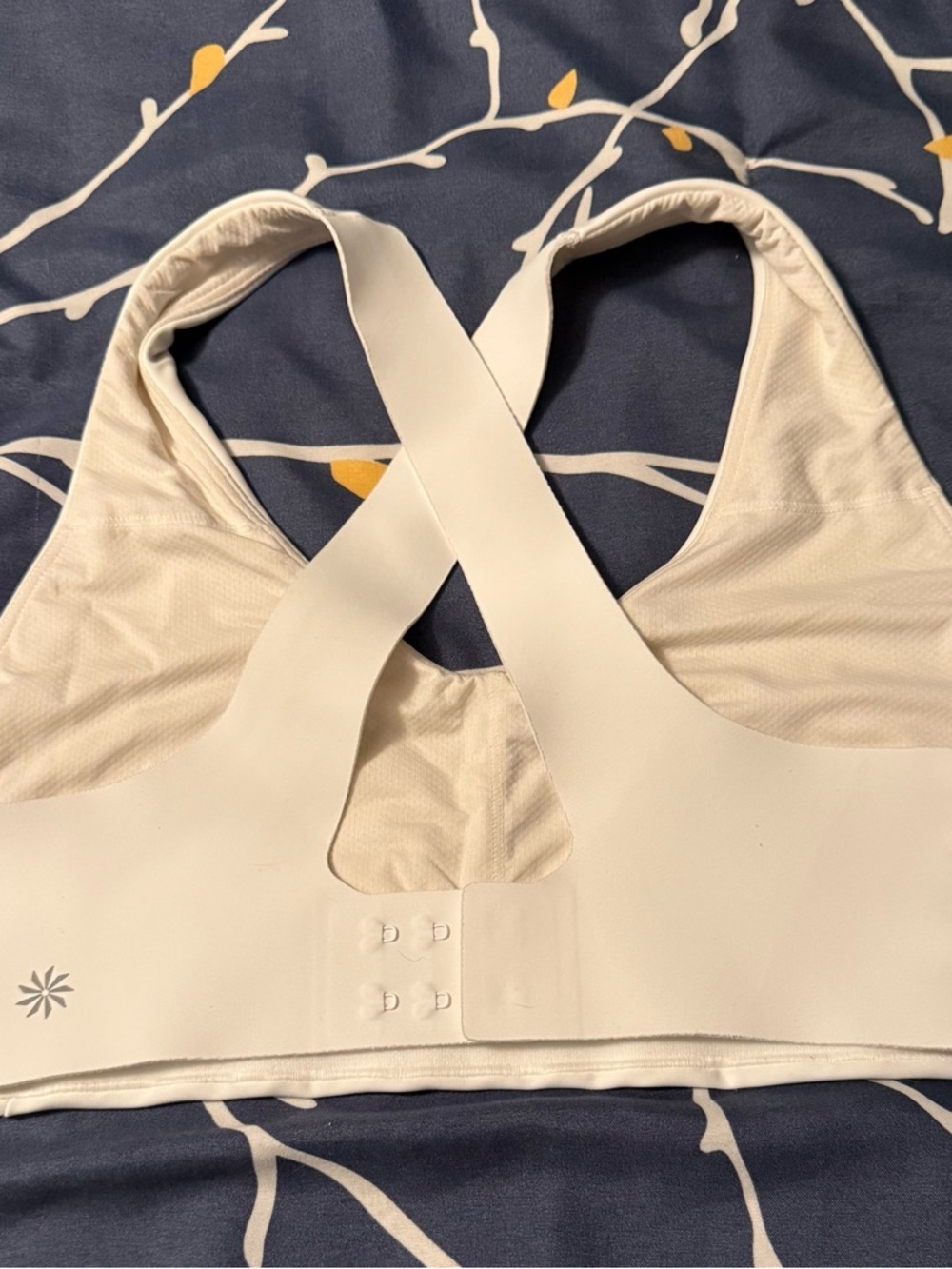 Athleta White Cross-Back Support Sports Bra, 34B